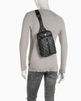 Guess Monogram Baskılı Body Bag Dark Black