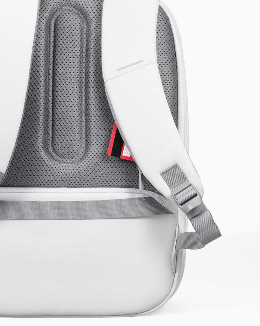 XD Design Bobby Edge 16 Inc 17L Uyumlu Hırsızlık Korumalı Sırt Çantası Off White