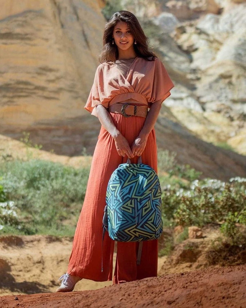 XD Design Bobby Soft 15.6'' Inç Suya Dayanıklı Hırsızlık Önleyici Usb Girişli Körüklü Sırt Çantası Multicolor