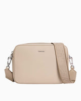 Calvin Klein Must Small Logolu Çapraz Askılı Çanta Crockery