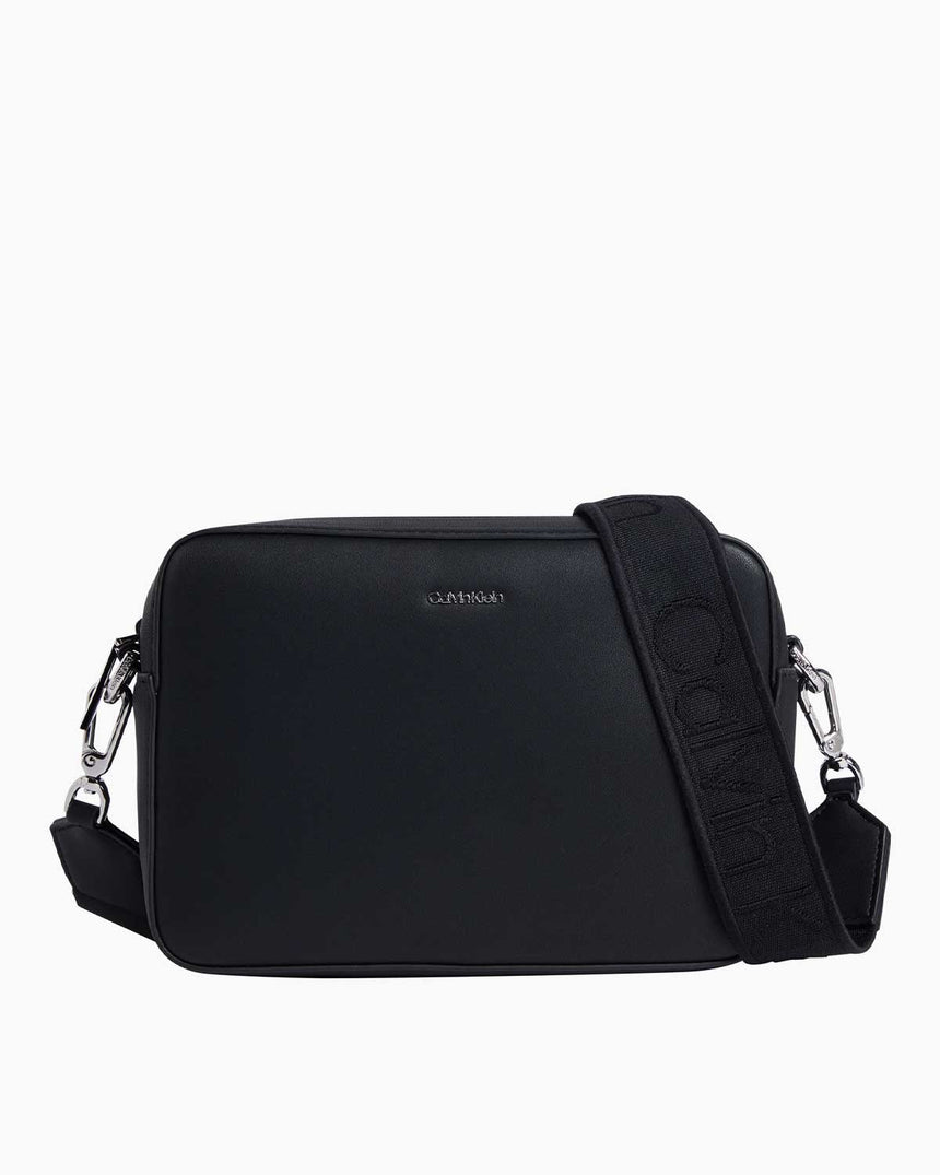Calvin Klein Must Small Logolu Çapraz Askılı Çanta CK Black