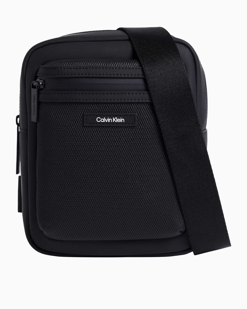 Calvin Klein Essential Reporter Çapraz Askılı Çanta Black Rubberized
