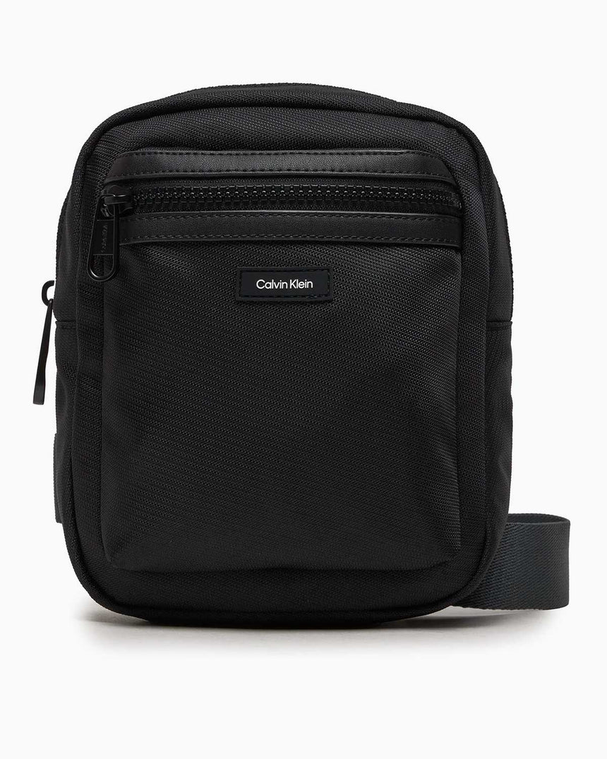 Calvin Klein Essential Reporter Çapraz Askılı Çanta CK Black