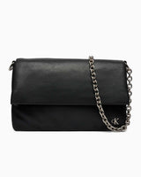 Calvin Klein Micro Mono Zincir Detaylı Çapraz Askılı Çanta Black
