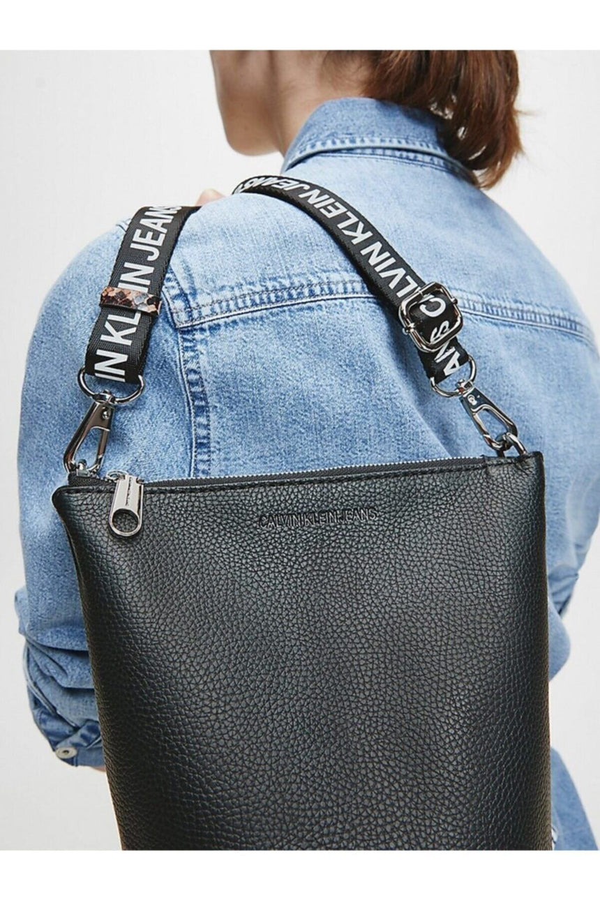 Calvin Klein Mini Bucket Python Kadın Omuz Çantası Black