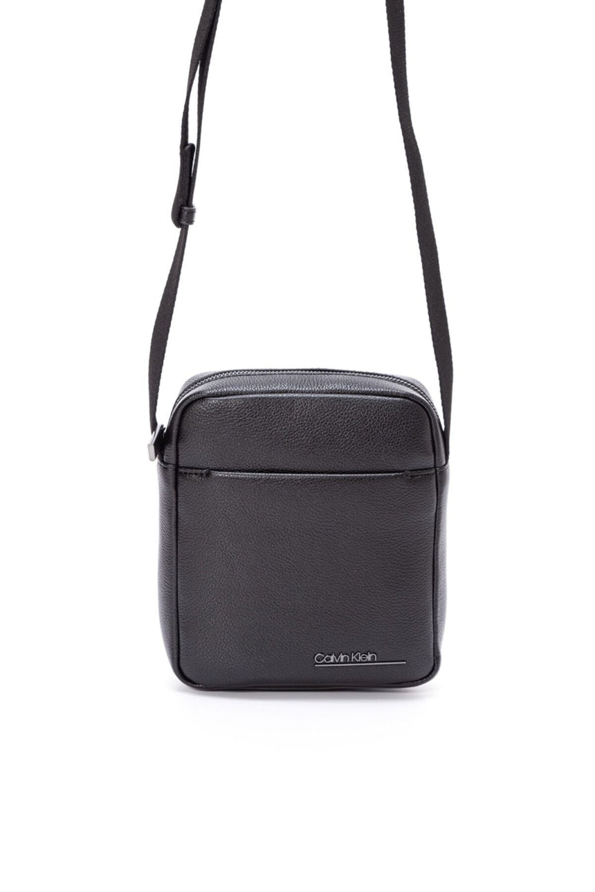 Calvin Klein Ck Bombe Çapraz Askılı Erkek Çantası Black