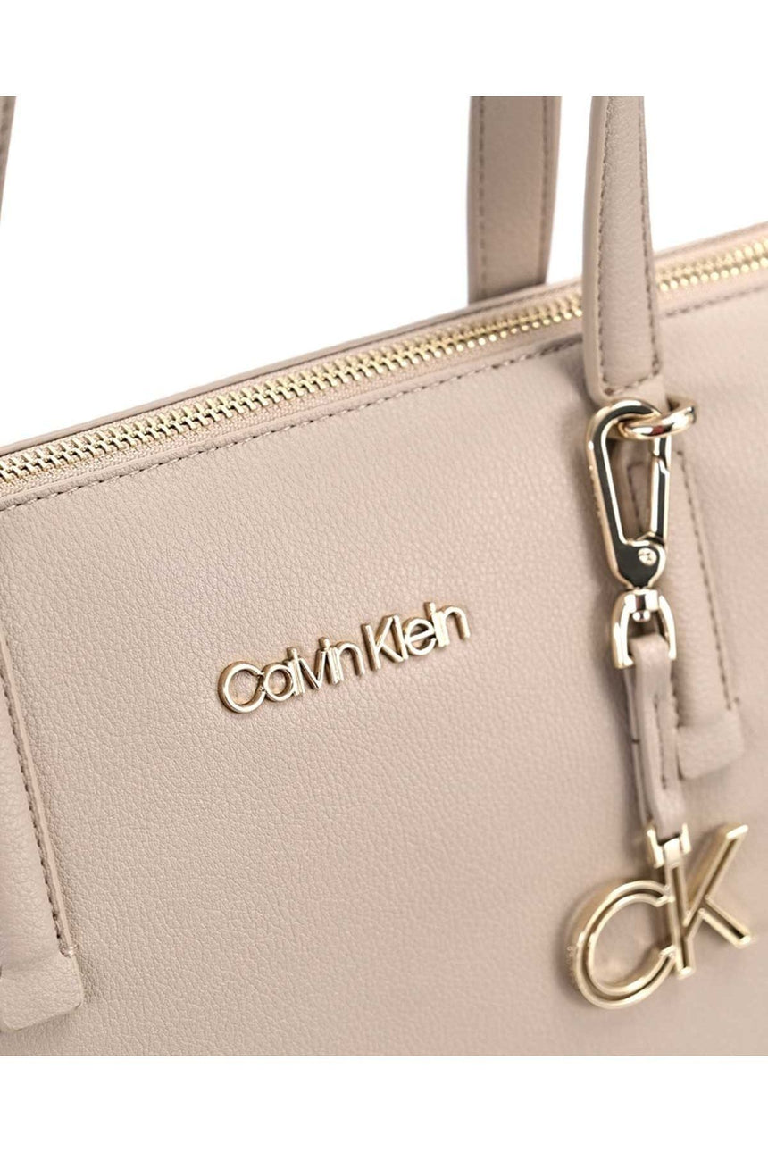 Calvin Klein Kadın Must Shopper Omuz Çantası Grey