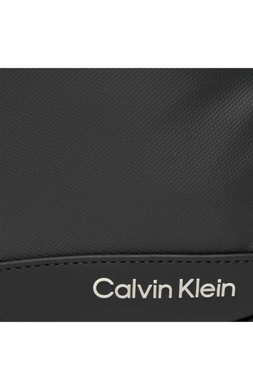Calvin Klein Rubberized Reporter Çapraz Askılı Çanta Black