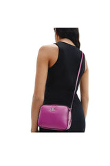Calvin Klein Camera Bag Çapraz Askılı Kadın Çantası Vivid Viola