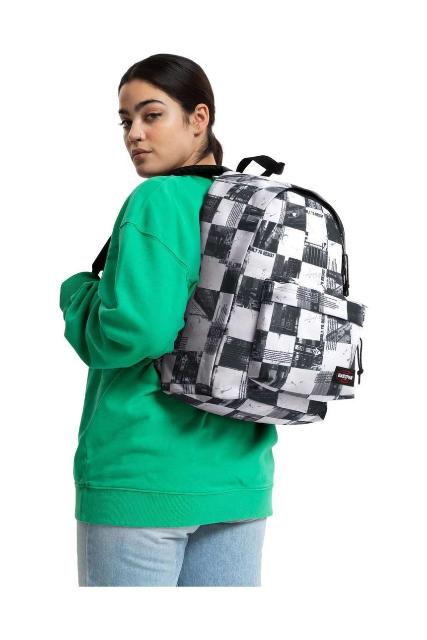 Eastpak Out Of Office Tags Sırt Çantası Siyah - Beyaz