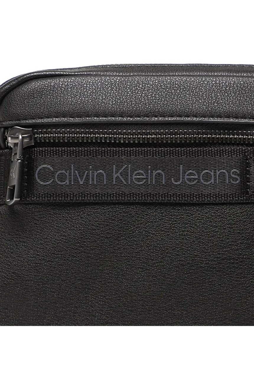 Calvin Klein Crossovers Çapraz Askılı Erkek Çantası Siyah