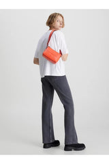 Calvin Klein Sculpted Camera Pouch Çapraz Askılı Kadın Çantası Red