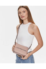 Calvin Klein Sculpted Pouch Çapraz Askılı Çanta Pink