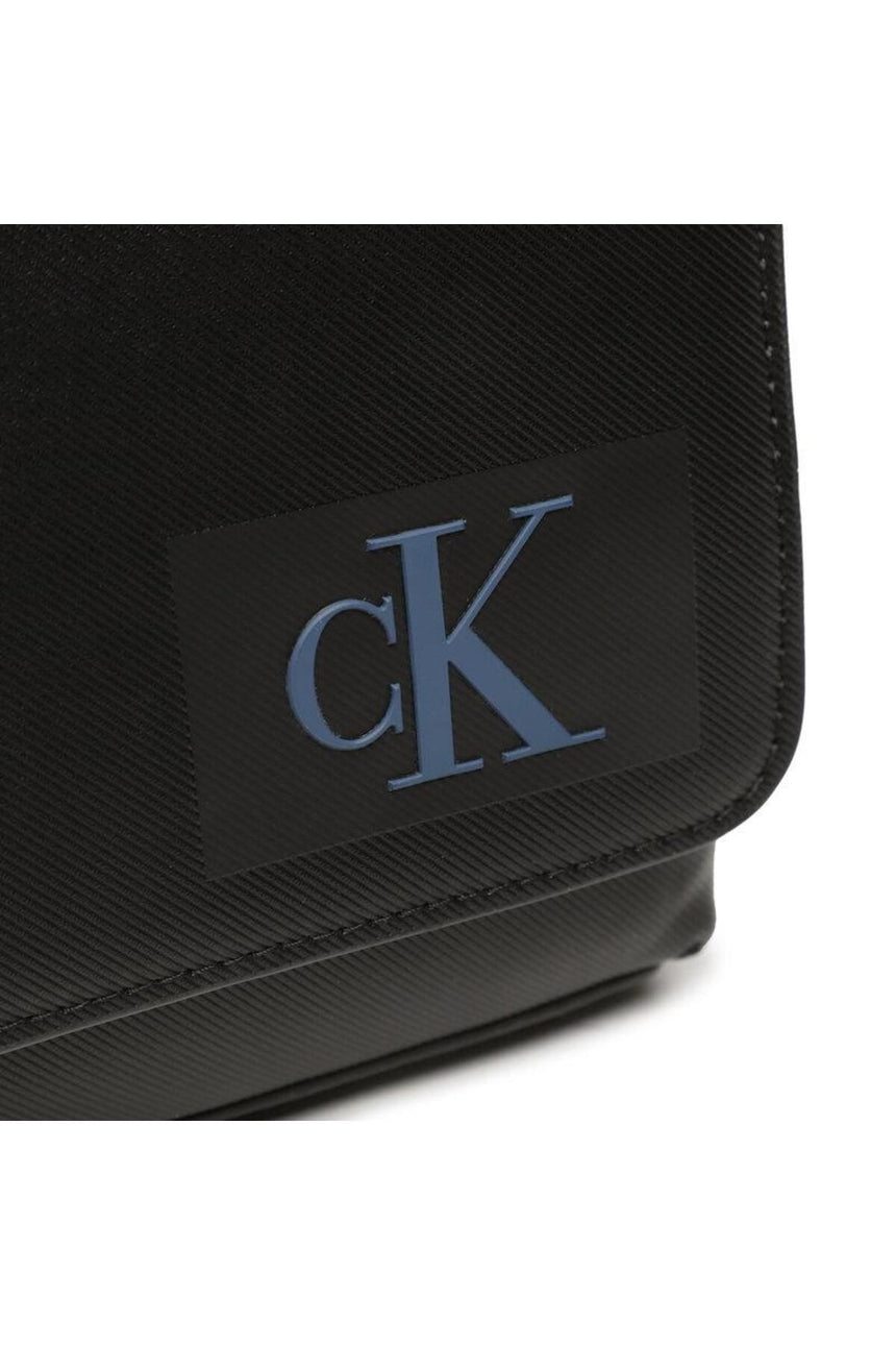 Calvin Klein Sculpted Çapraz Askılı Kadın Çantası Black