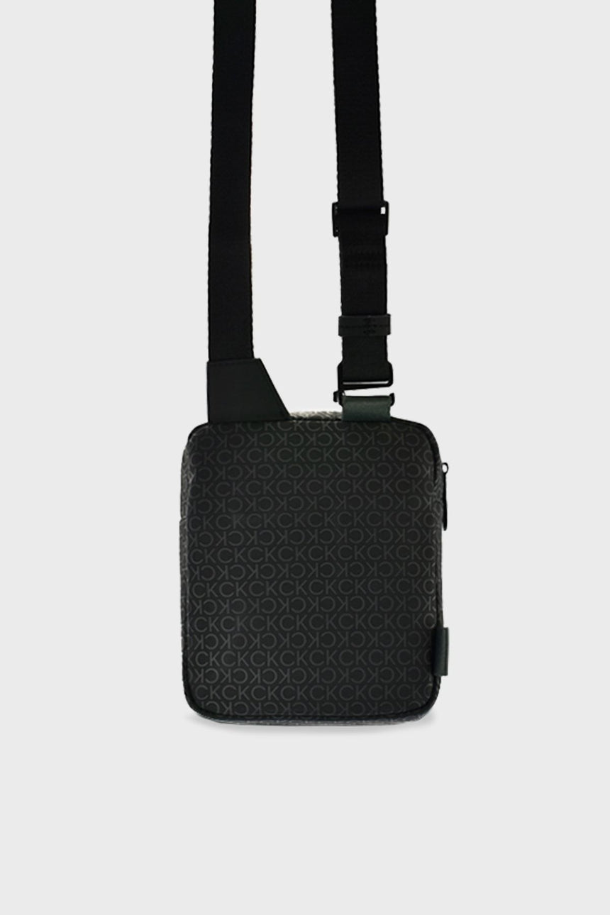 Calvin Klein Rubberized Çapraz Askılı Kadın Çantası Black