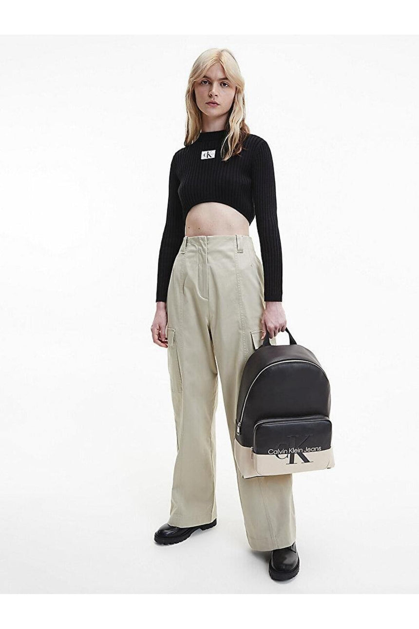 Calvin Klein CK Logo Baskılı Ön Bölmeli Kadın Sırt Çantası Black / White