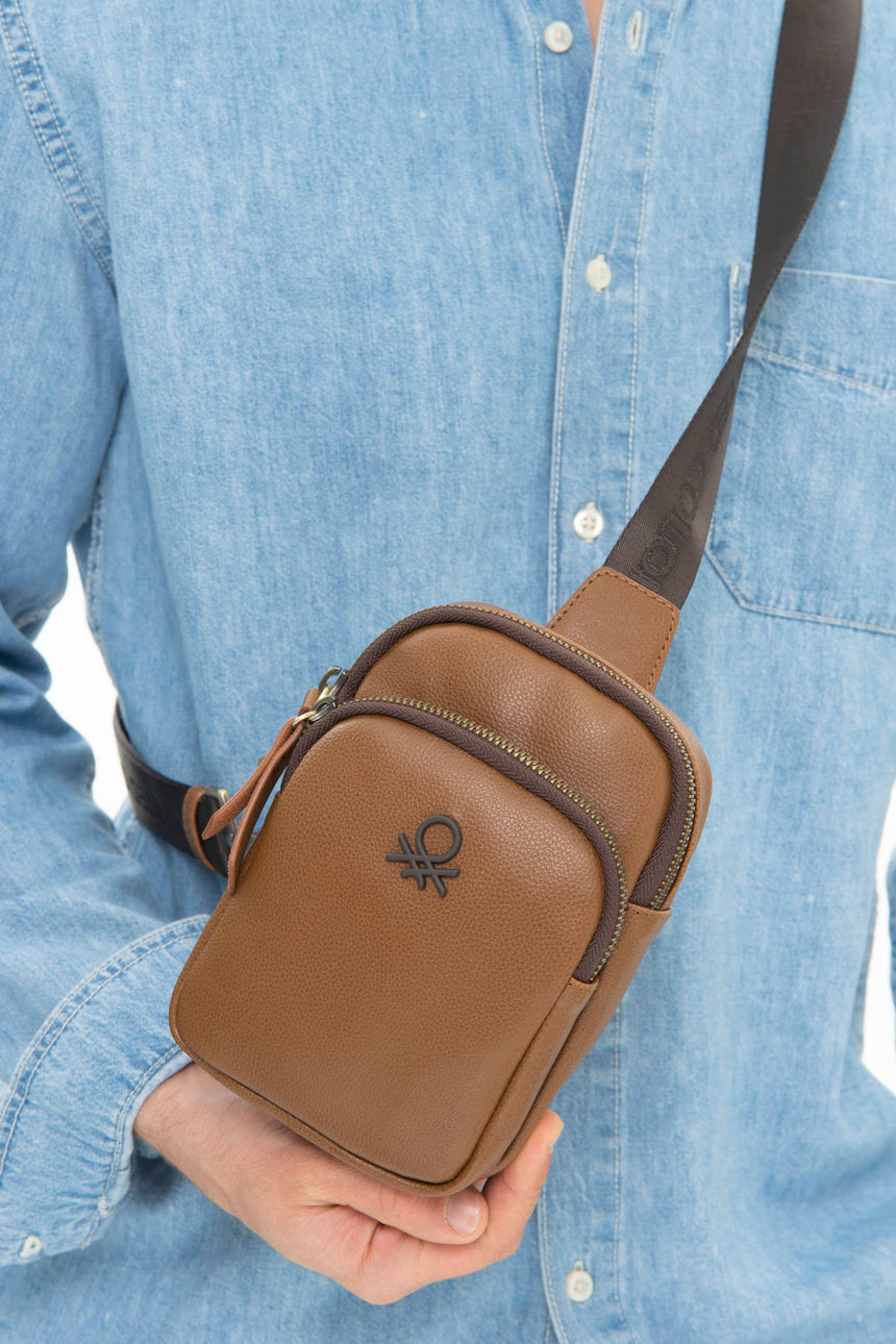 Benetton Logolu Çapraz Askılı Çanta Taba