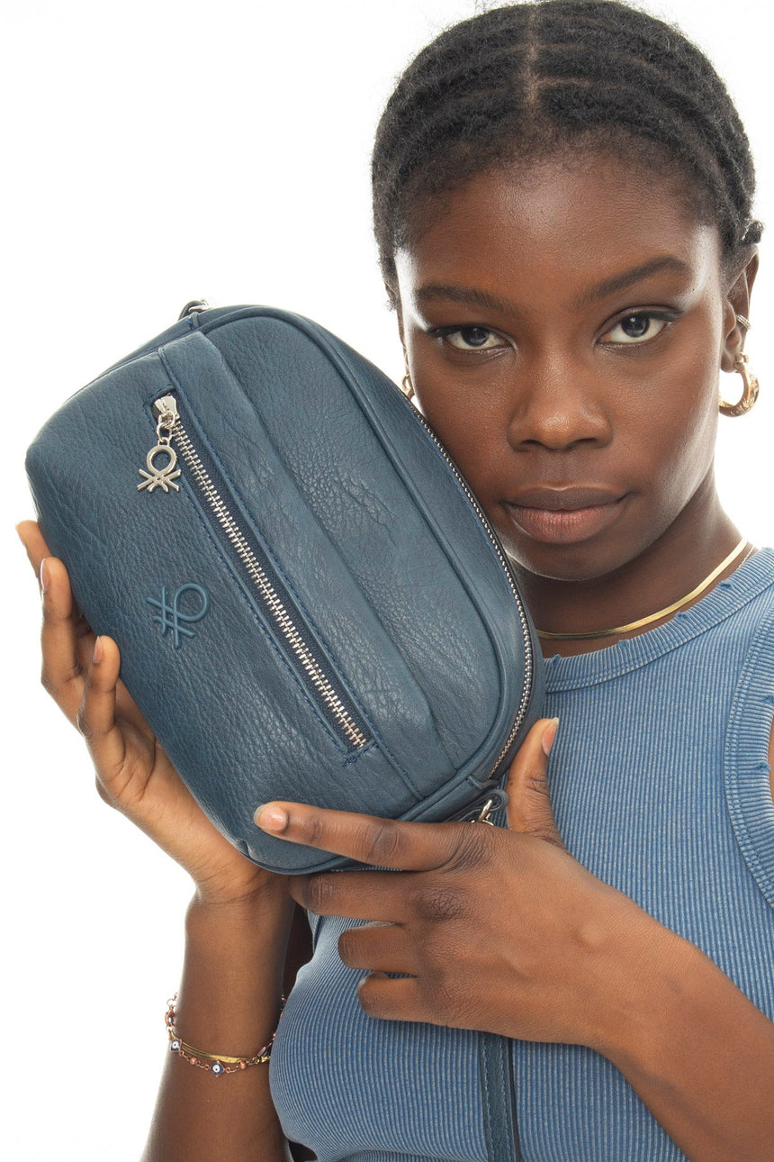 Benetton Logo Detaylı Çpraz Askıl Çanta Lacivert