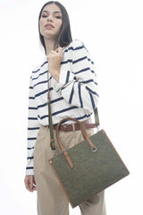 Benetton Monogram Baskılı Omuz Çantası Haki