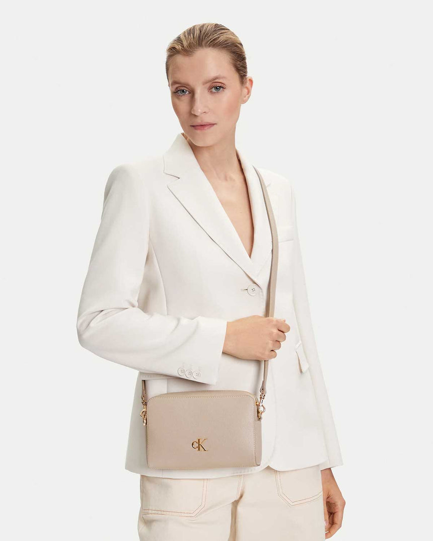 Calvin Klein Minimal Monogram Çapraz Askılı Çanta Chateau