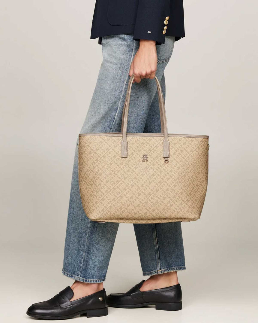 Tommy Hilfiger Monoplay Kadın Deri Tote Omuz Çantası Beige