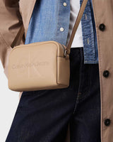 Calvin Klein Sculpted Camera Bag Çapraz Askılı Çanta