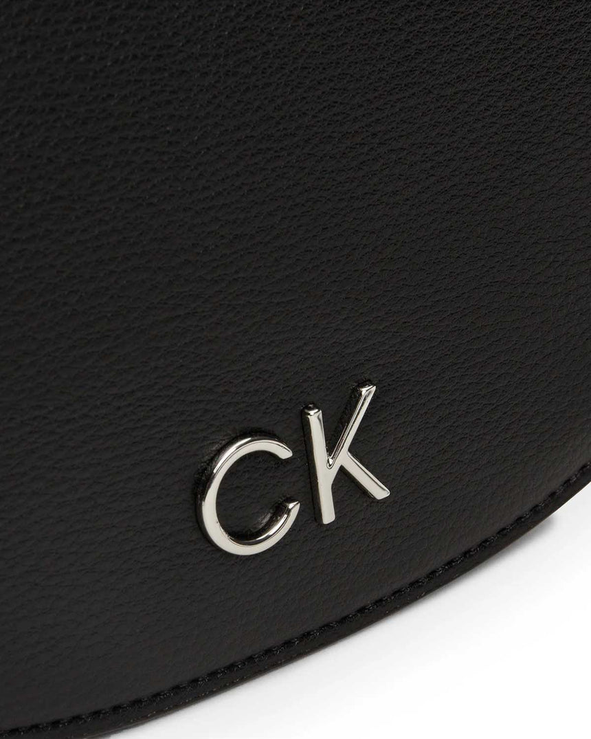 Calvin Klein Daily Saddle Pebble Çapraz Askılı Çanta CK Black
