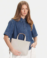 Calvin Klein Kabartmalı Mini Tote Kadın El Çantası Lily White