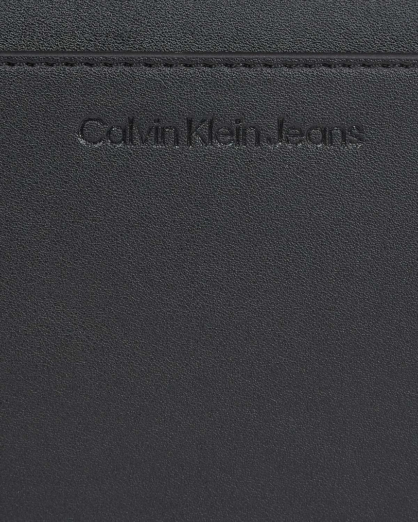 Calvin Klein Sculpted Flap Omuz Çantası Black/Dark Juniper