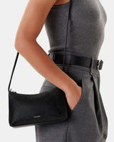 Calvin Klein Must Çıkarılabilir Ayarlanabilir Çapraz Askılı Çanta Black