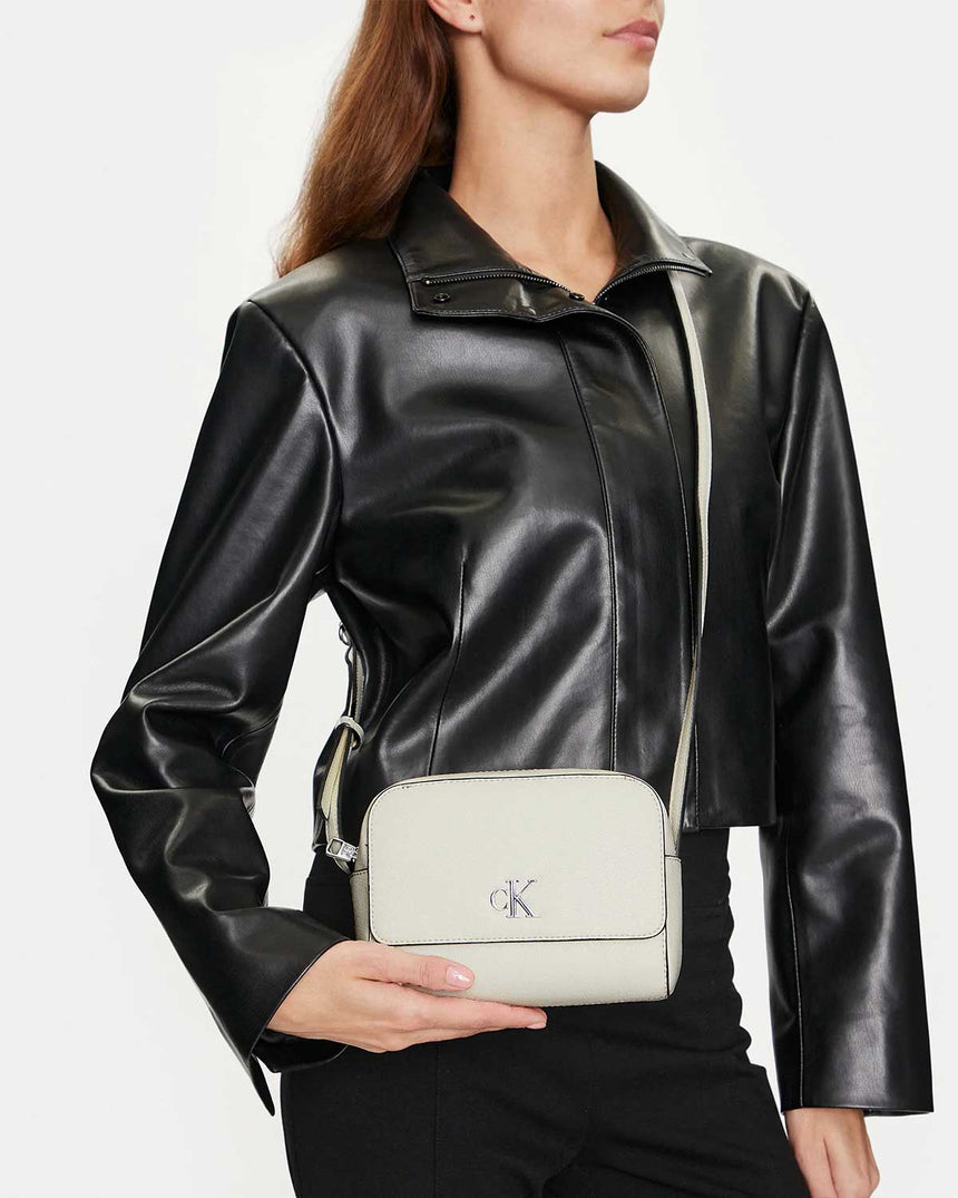 Calvin Klein Minimal Monogram Çapraz Askılı Çanta White
