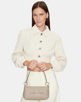 Calvin Klein Logolu Shoulder Pouch Omuz Çantası Beige