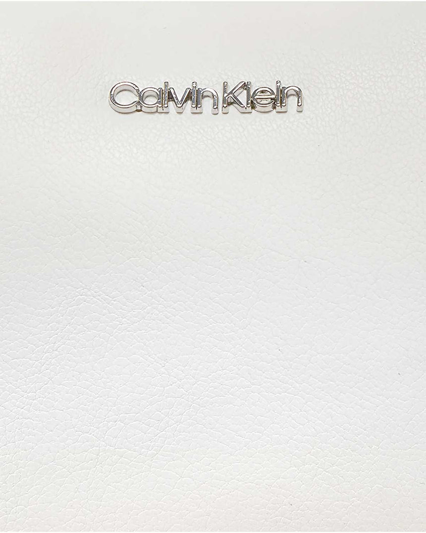 Calvin Klein Must Soft Crossbody Omuz Çantası Bright White