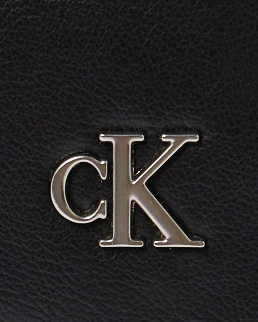 Calvin Klein Micro Mono Chain Zincir Detaylı Çapraz Askılı Çanta Black