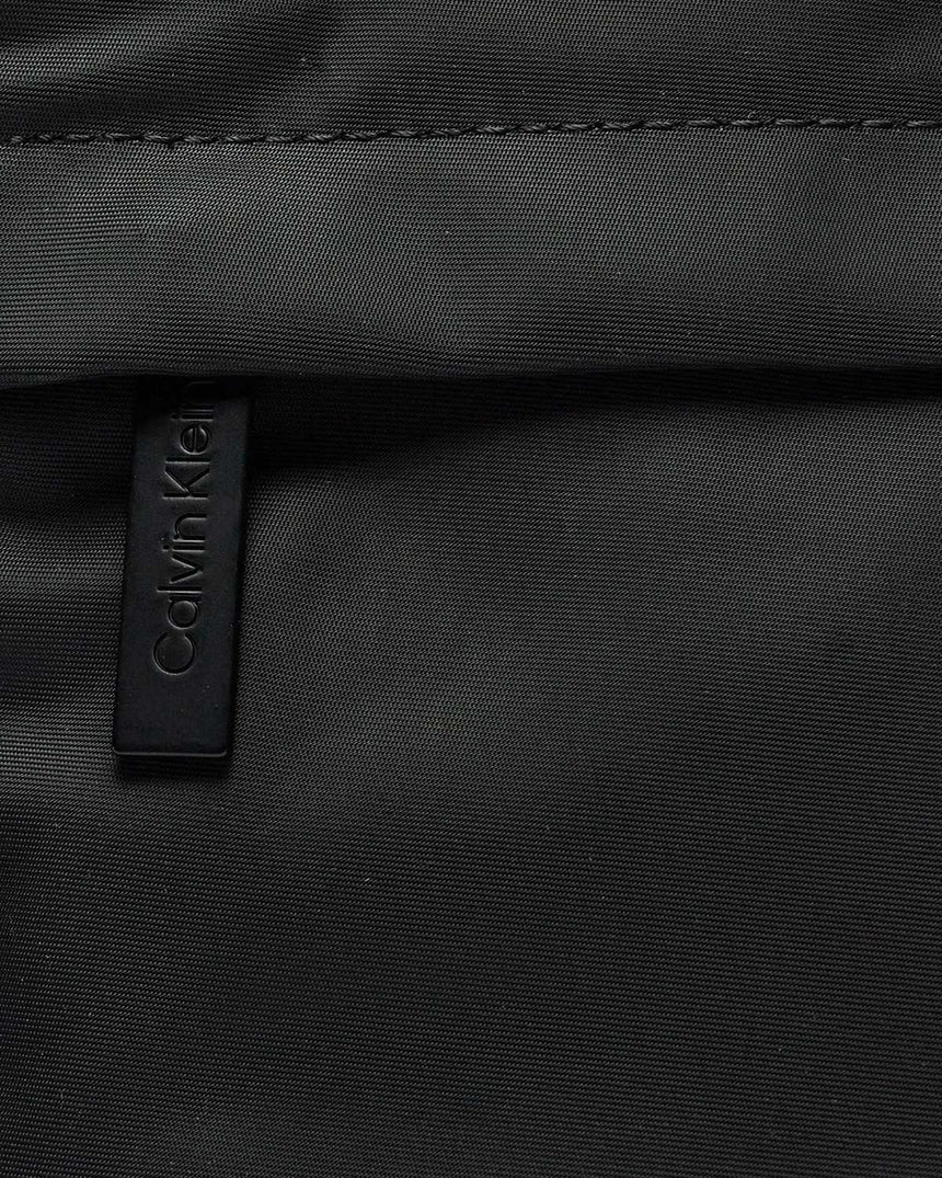 Calvin Klein Faded Flat Chest Çapraz Askılı Çanta Black