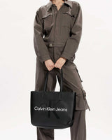 Calvin Klein Sculpted Shopper Mono Kadın Omuz Çantası Black