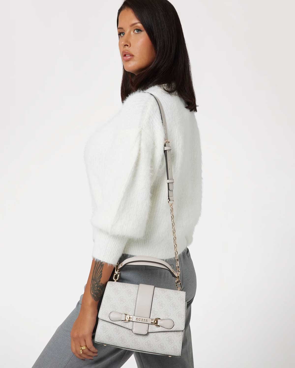 GUESS Nolana Noel Tote Dove Logo GUESS Nolana Noel Tote Dove Logo