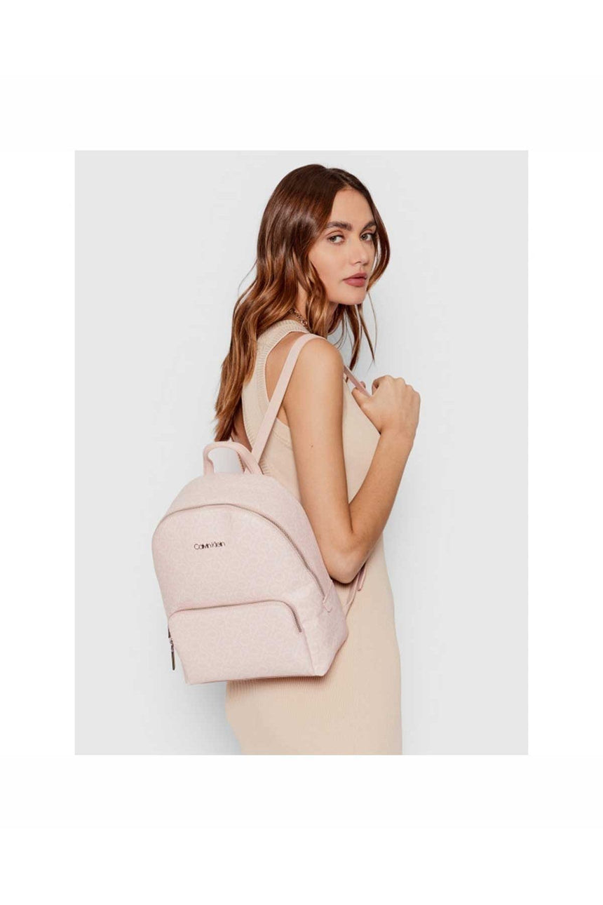 Calvin Klein Ck Monogram Baskılı Fermuarlı Kadın Sırt Çantası Spring Rose Mono