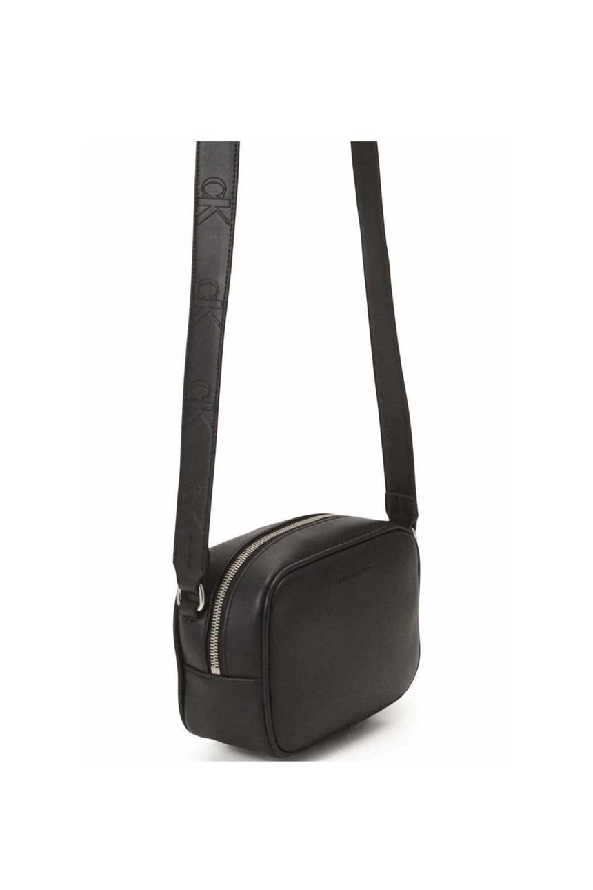 Calvin Klein Sculpted Çapraz Askılı Kadın Çantası Black