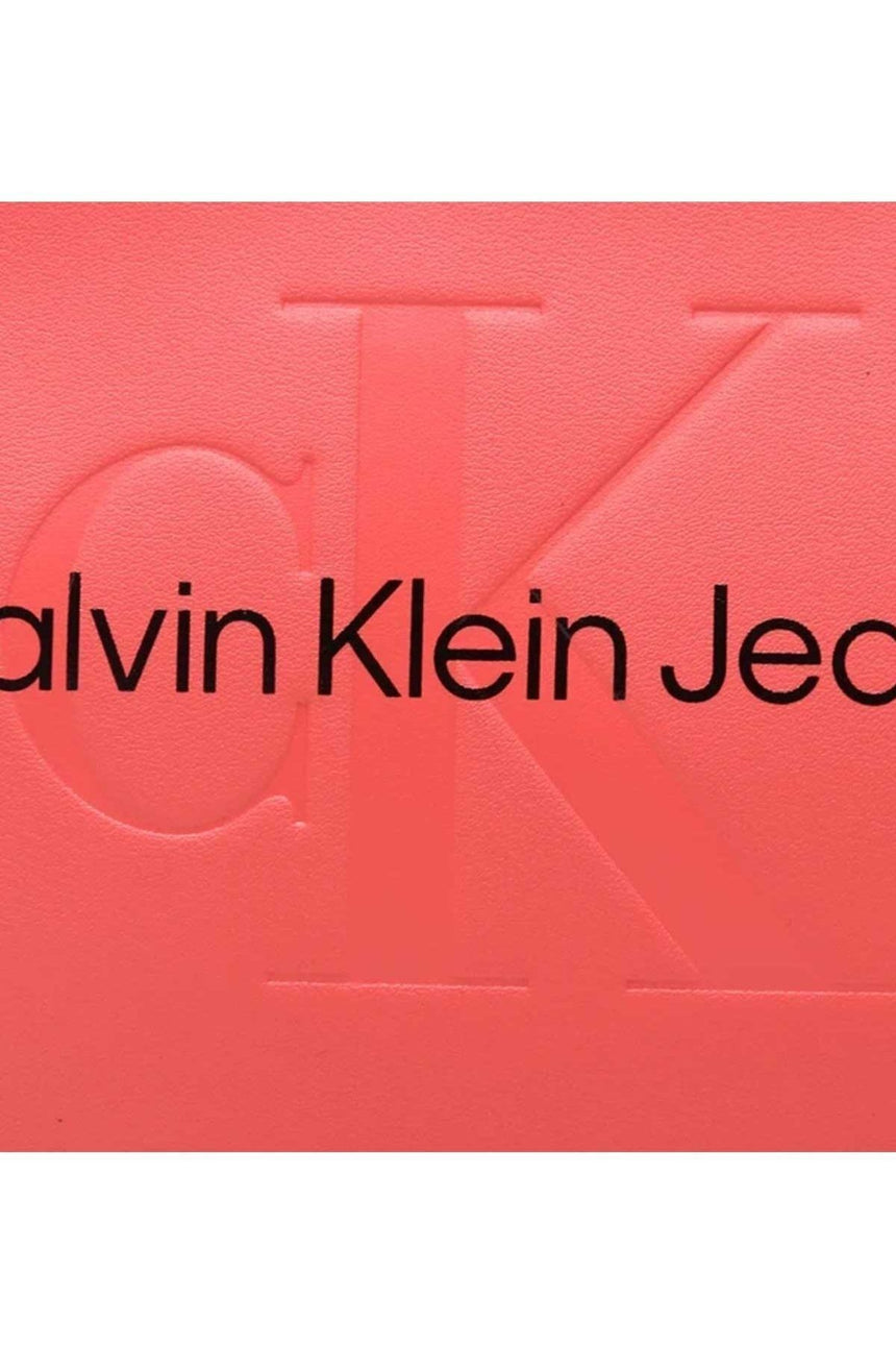 Calvin Klein Sculpted Kadın Omuz Çantası Pink