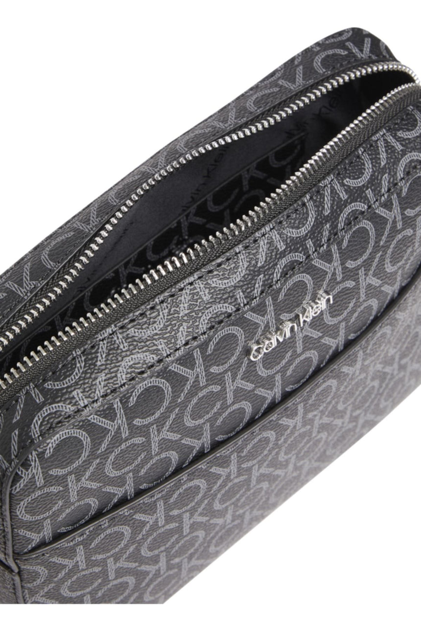Calvin Klein Kadın Must Monogram Kamera Çapraz Çanta Black