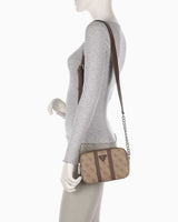 Guess Noreen Mini Sling Zincir Detaylı Çapraz Askılı Çanta Latte Logo / Brown