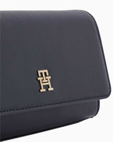 Tommy Hilfiger Eternity Zincir Detaylı Çapraz Askılı Çanta Space Blue