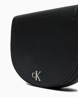 Calvin Klein Minimal Monogram Omuz Çantası Black
