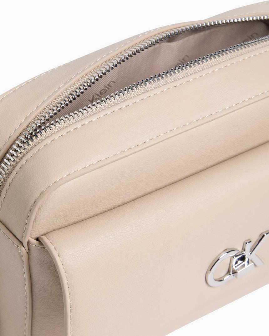 Calvin Klein Pocket Logolu Çapraz Askılı Çanta Crockery
