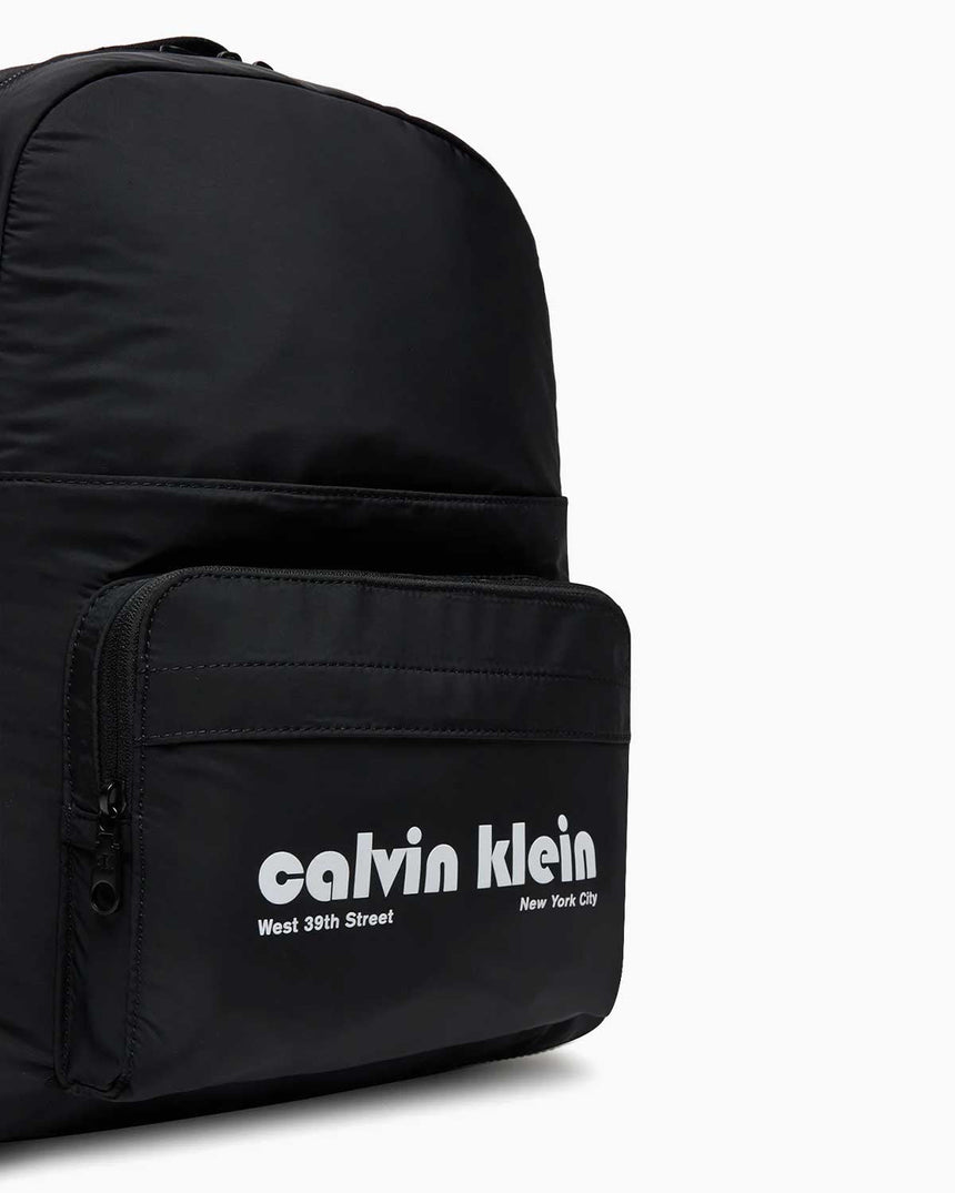 Calvin Klein Grafik Logolu Çok Fonksiyonlu Erkek Sırt Çantası Black