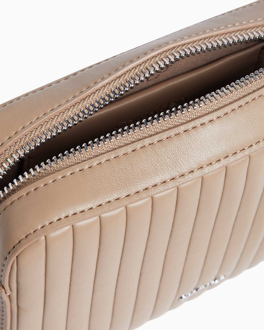 Calvin Klein Mini Line Ouilt Çapraz Askılı Çanta Amphora