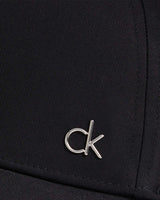 Calvin Klein Metal Logolu Şapka CK Black