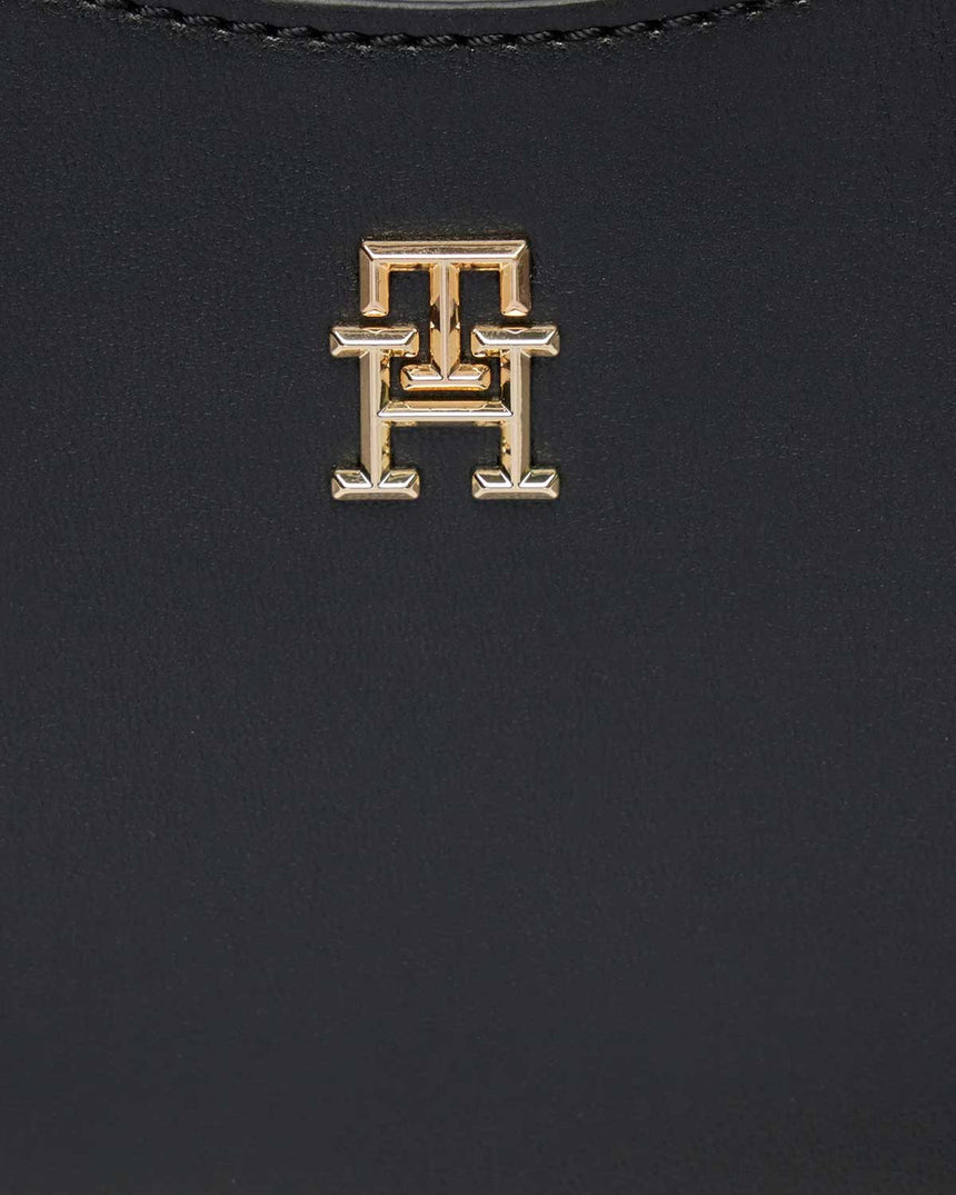 Tommy Hilfiger Refined Chain Zincir Detaylı Omuz Çantası Black
