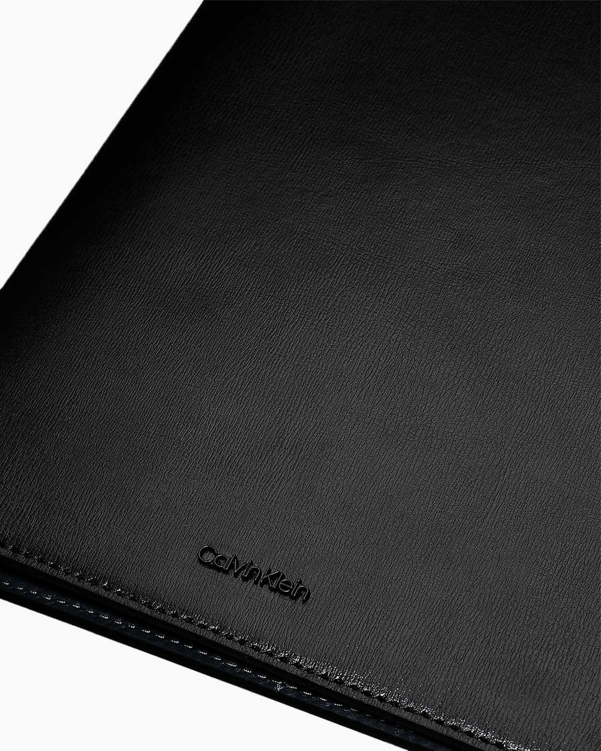 Calvin Klein Clean Essential Document El Çantası Ck Black Palmellato Leather